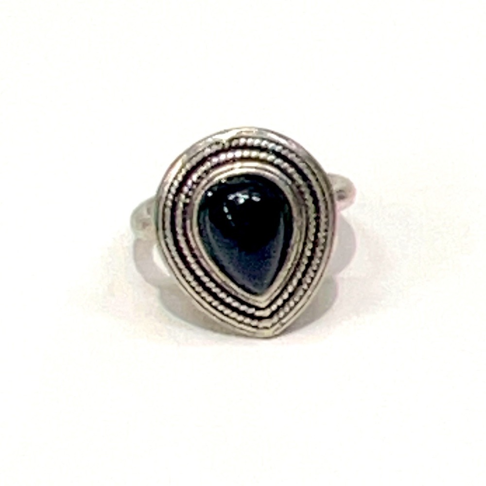 Victorian Vintage Like Black Ónix Faux Stone Silver plated Size 6.5